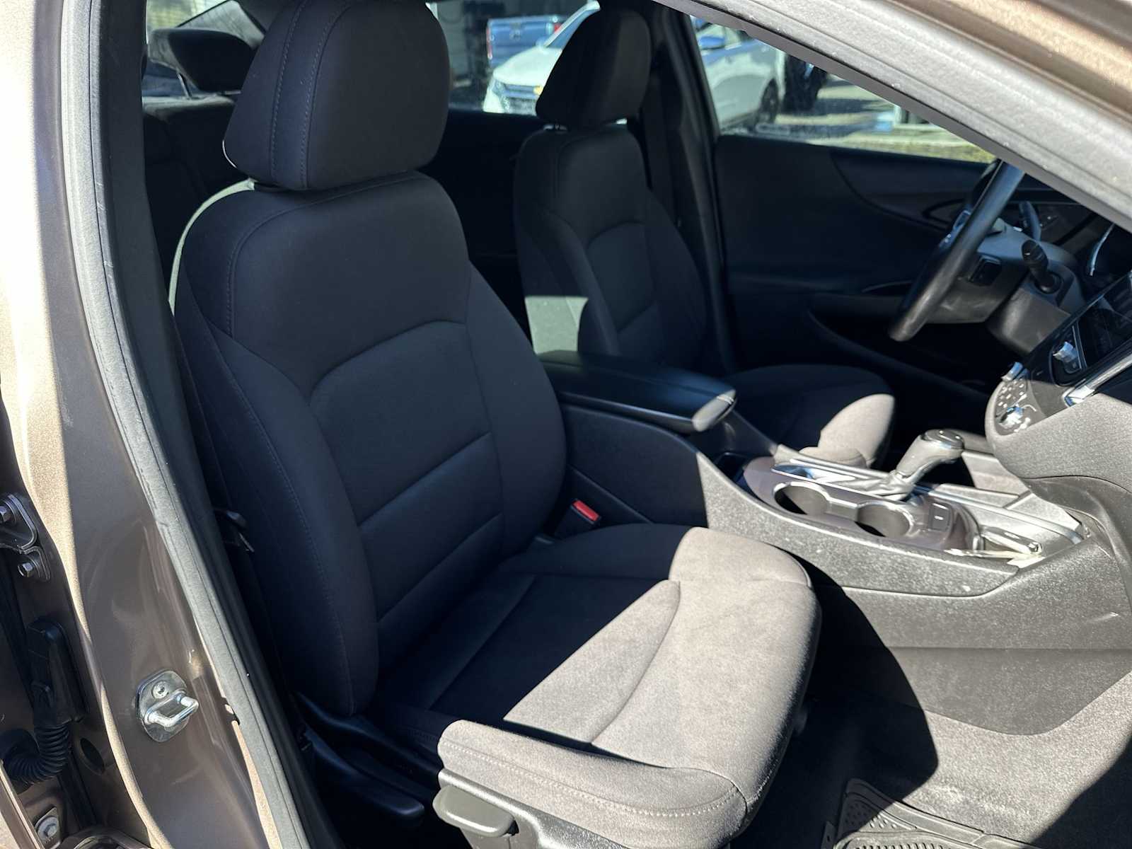 Thumbnail: 2019 Chevrolet Malibu - 19