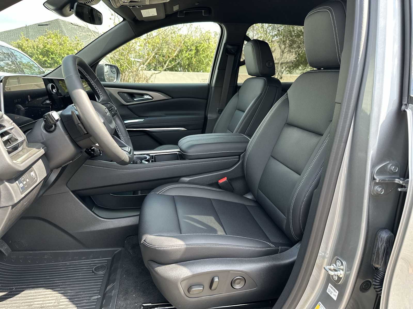 Thumbnail: 2026 Chevrolet Traverse - 15