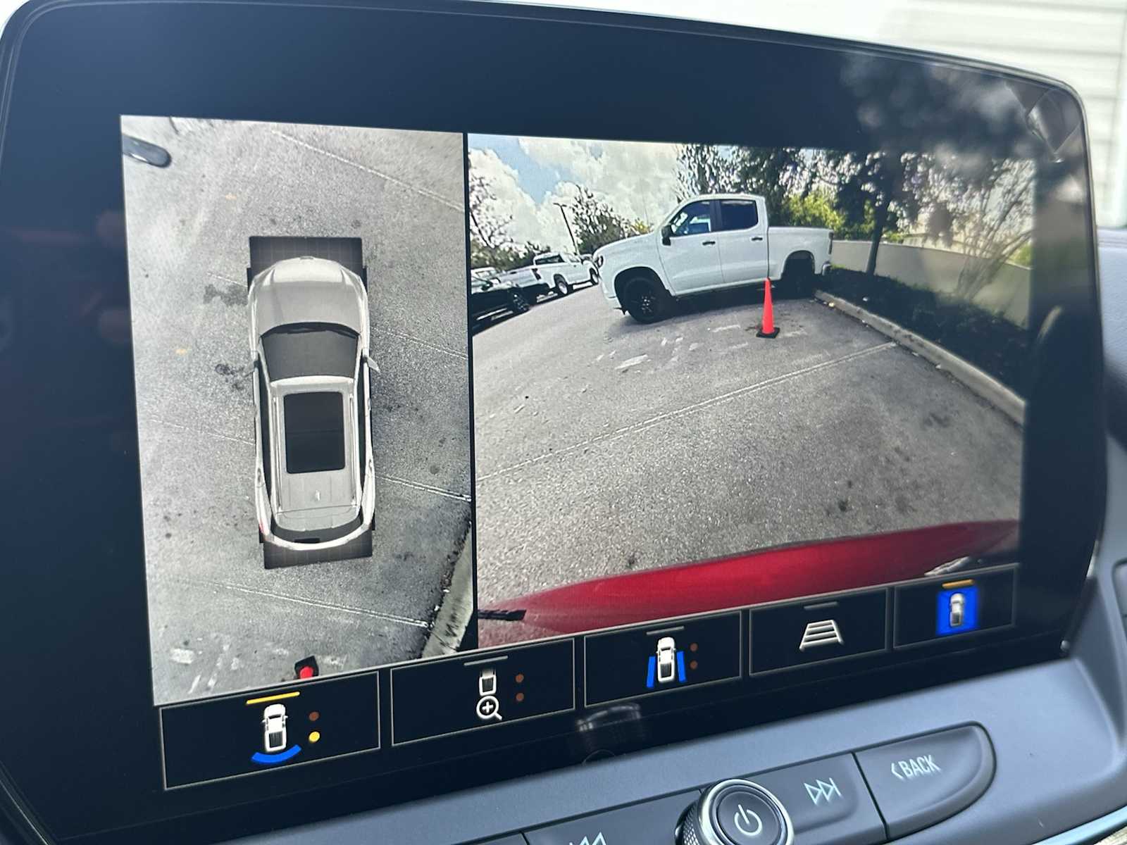 Thumbnail: 2025 Chevrolet Blazer - 22