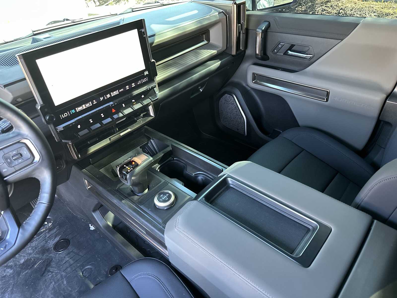 Thumbnail: 2025 GMC Hummer EV - 21