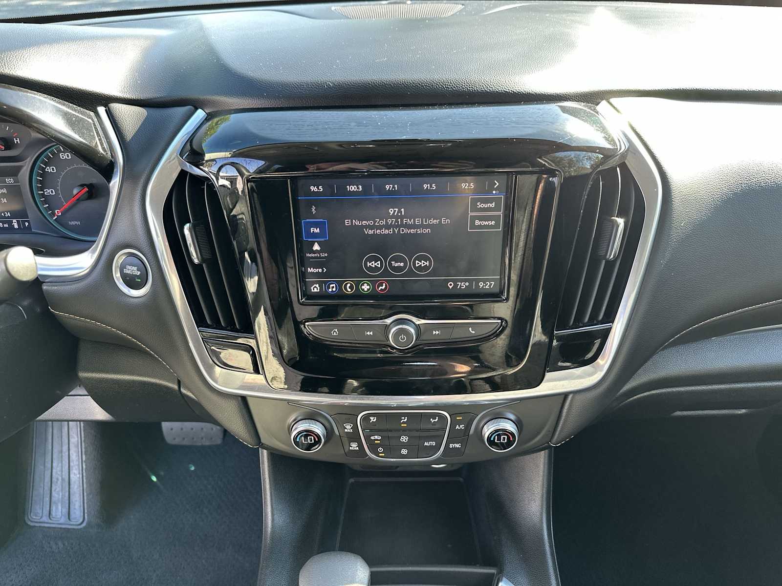 Thumbnail: 2021 Chevrolet Traverse - 21