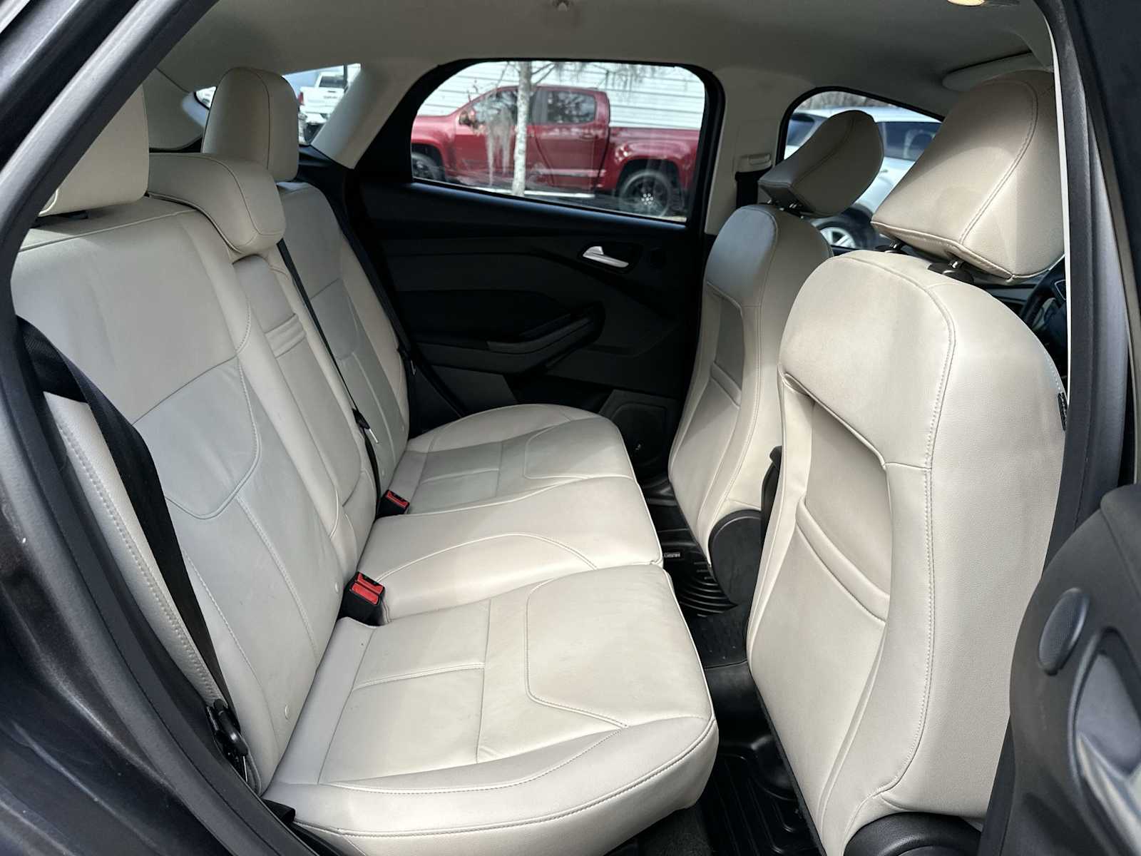 Thumbnail: 2015 Ford Focus - 18