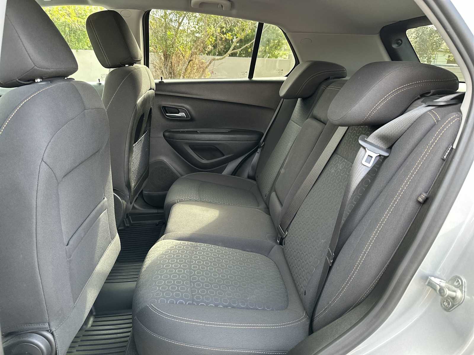 Thumbnail: 2020 Chevrolet Trax - 17