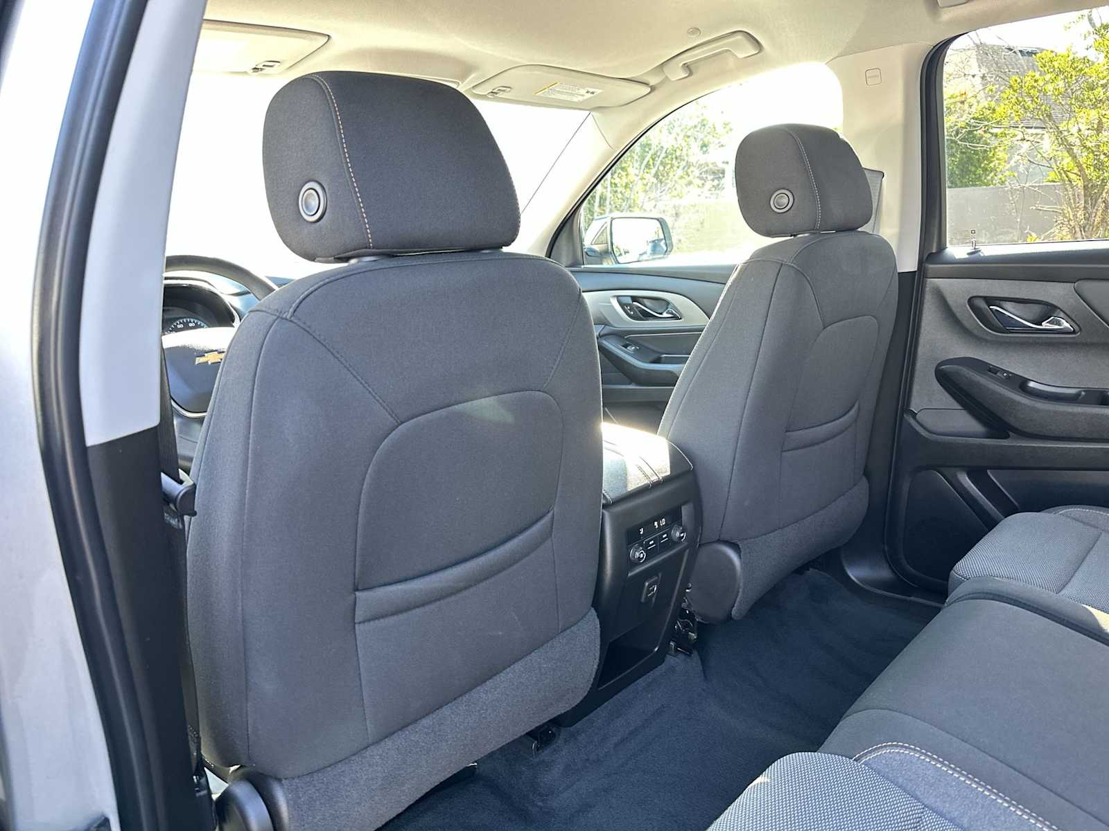 Thumbnail: 2021 Chevrolet Traverse - 16
