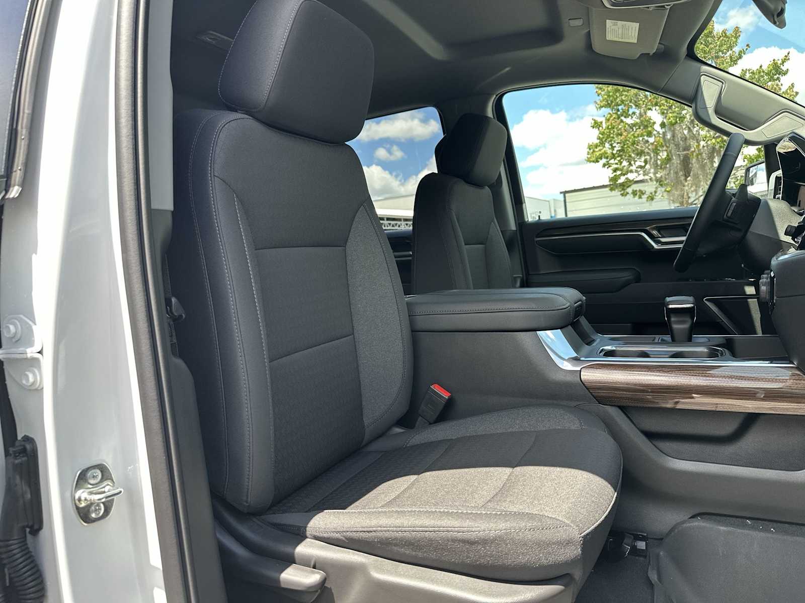Thumbnail: 2026 Chevrolet Silverado 1500 - 19