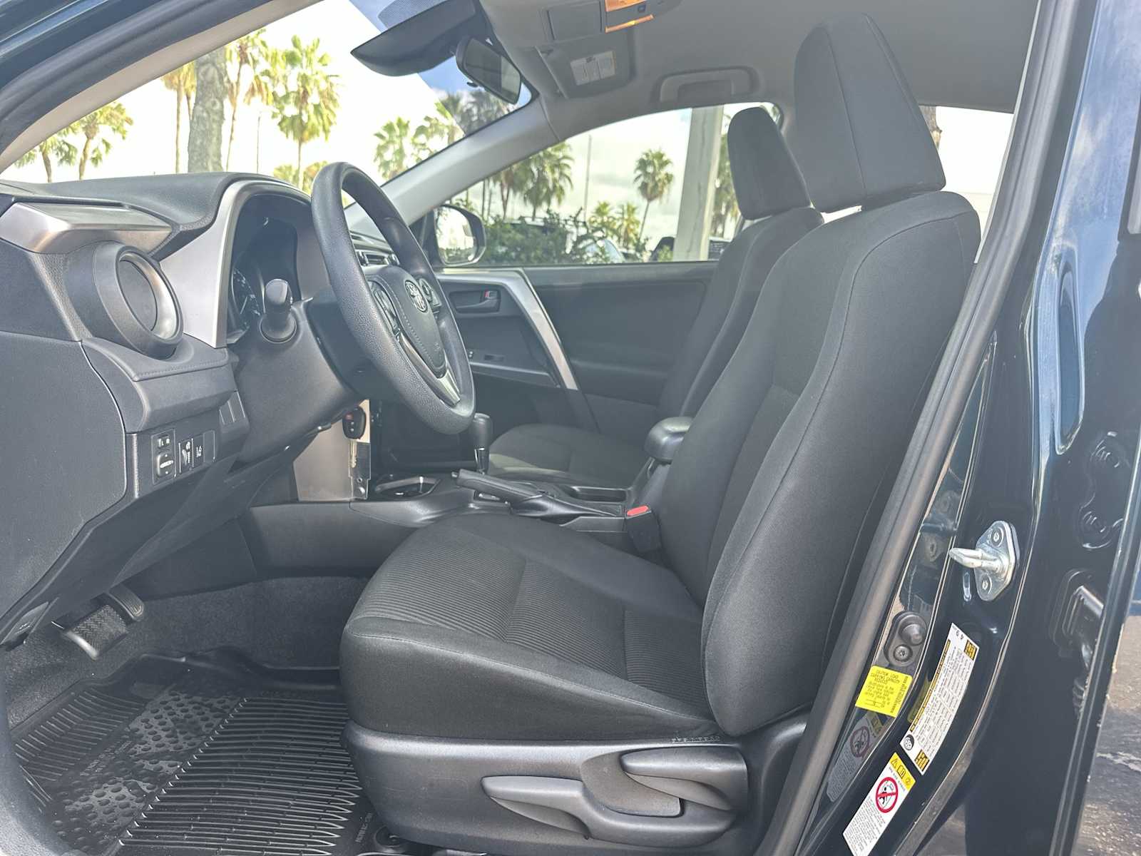 Thumbnail: 2018 Toyota RAV4 - 15