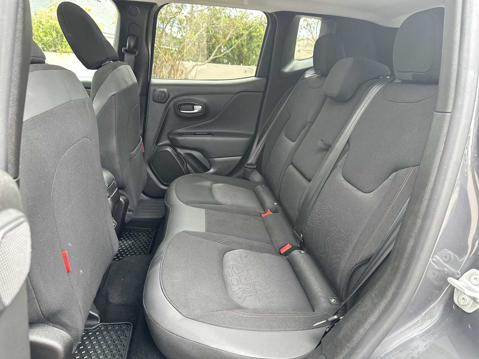 Thumbnail: 2022 Jeep Renegade - 18