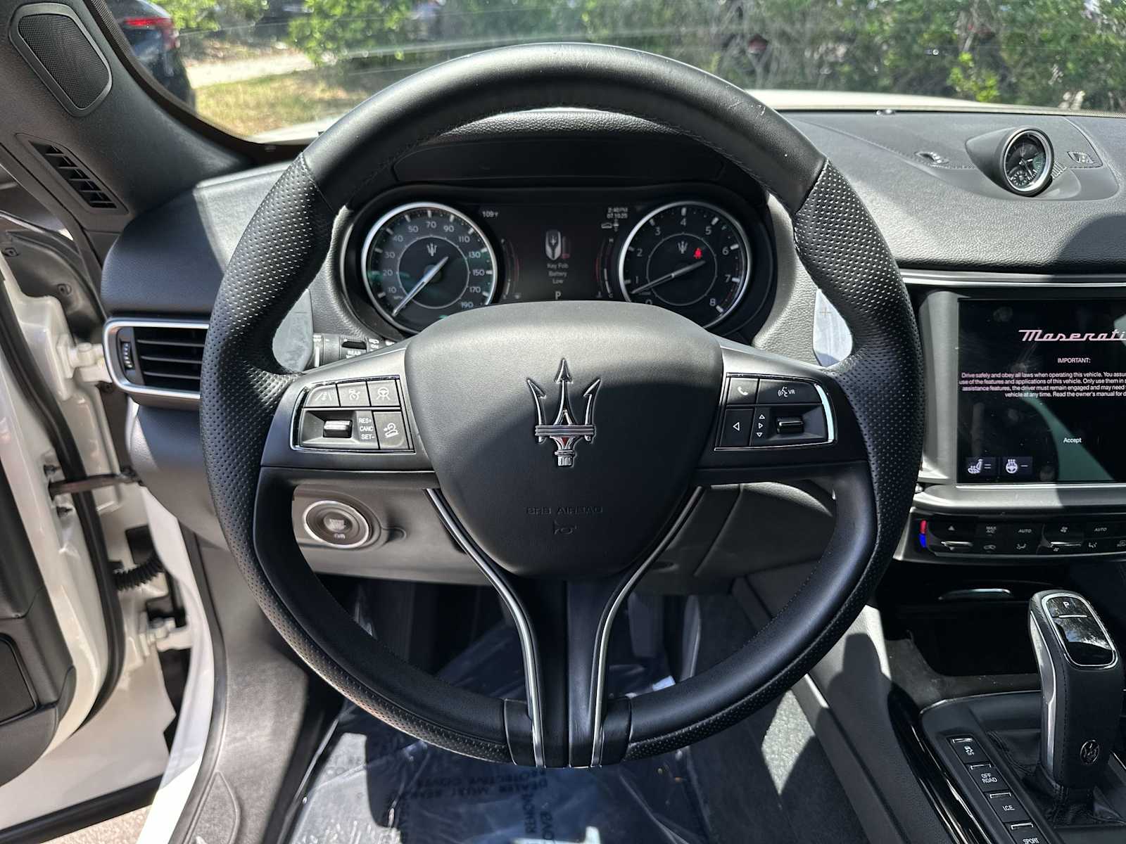 Thumbnail: 2023 Maserati Levante - 21