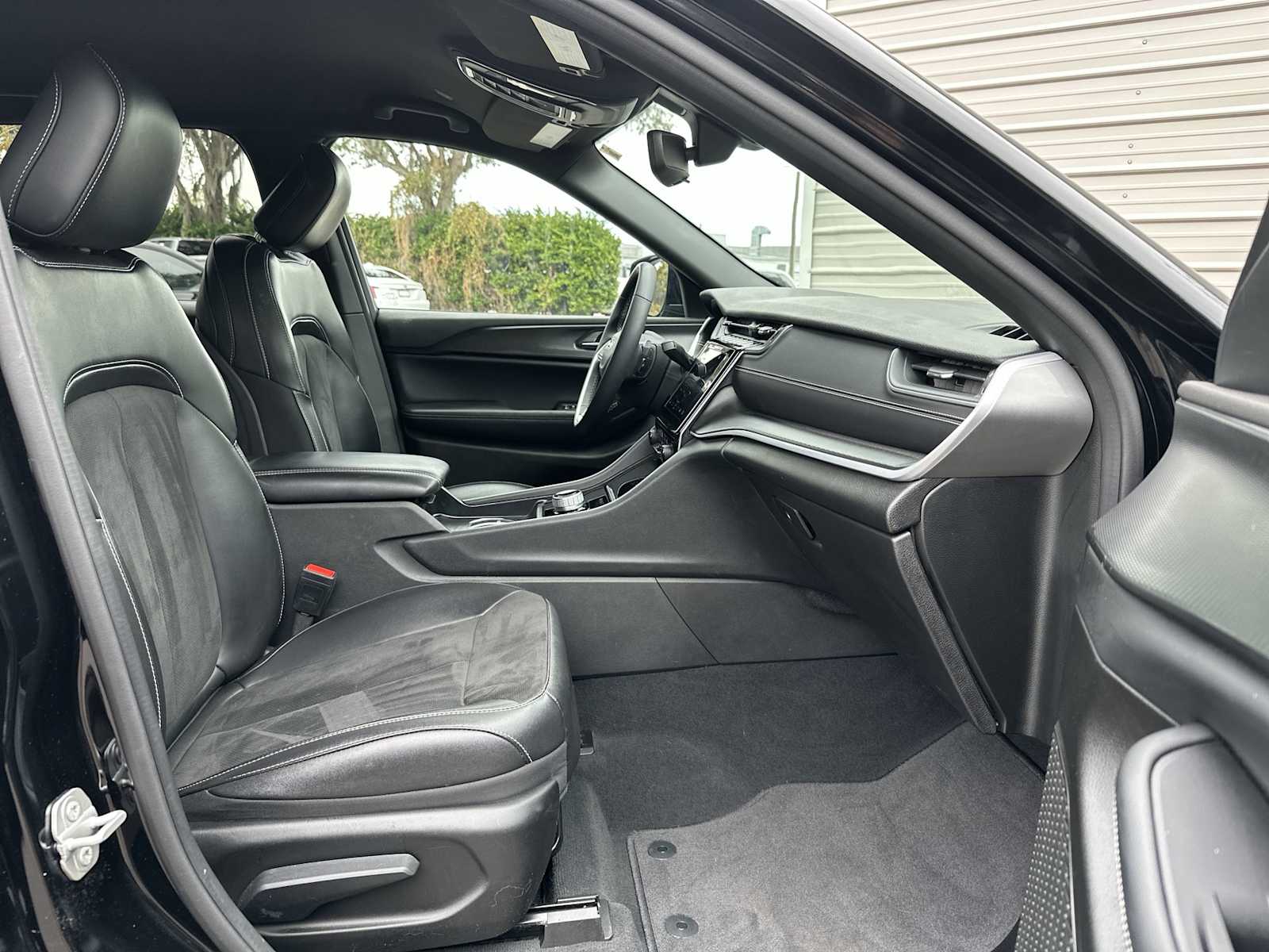 Thumbnail: 2024 Jeep Grand Cherokee - 19