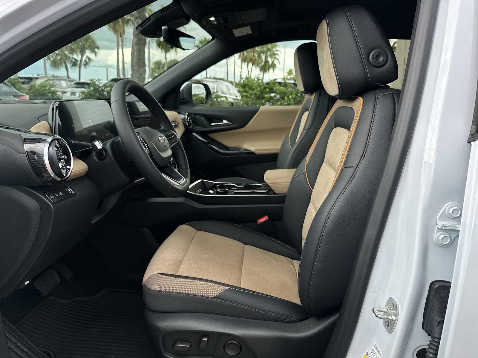 Thumbnail: 2026 Chevrolet Equinox - 15