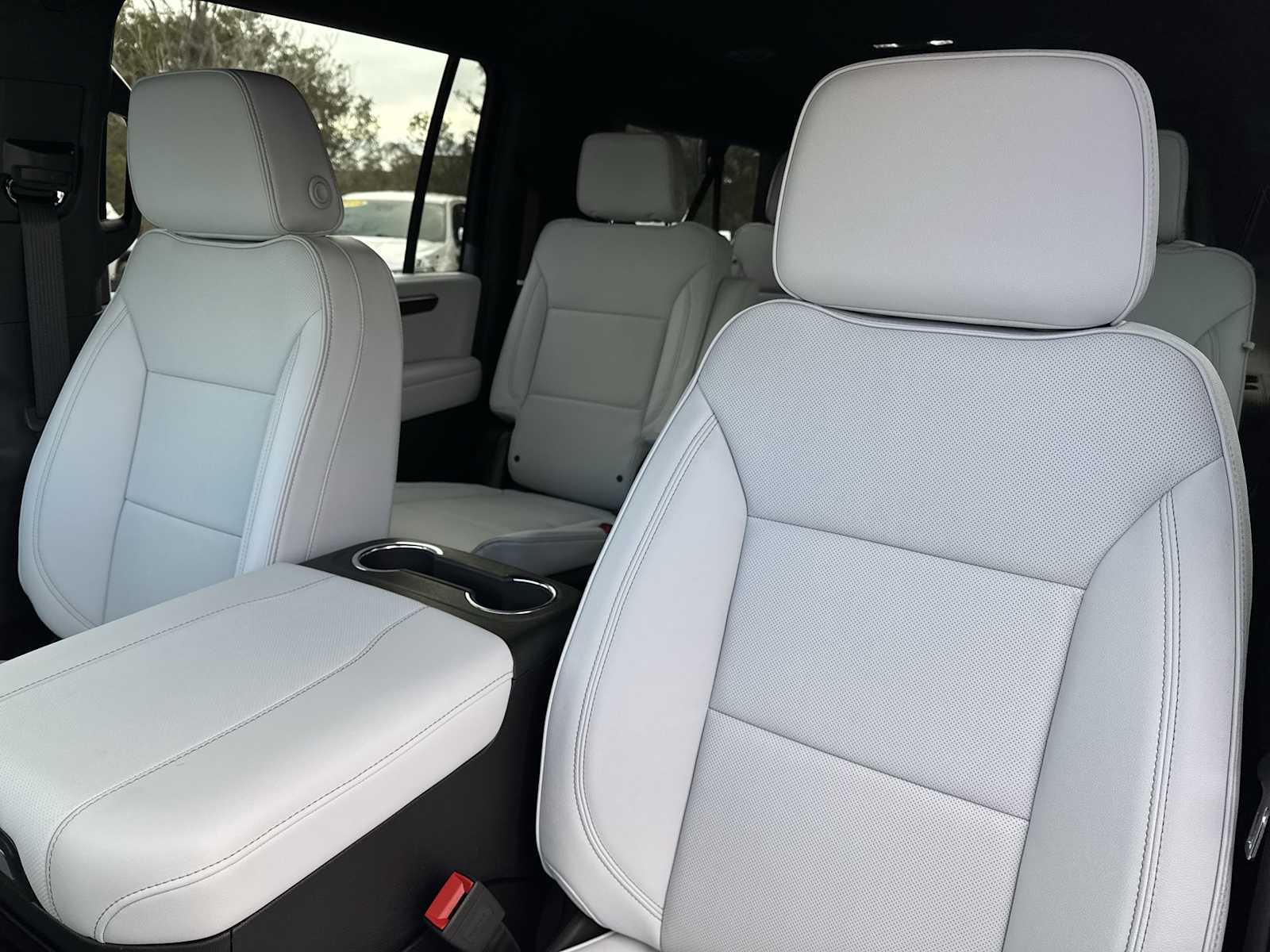 Thumbnail: 2025 Chevrolet Suburban - 22