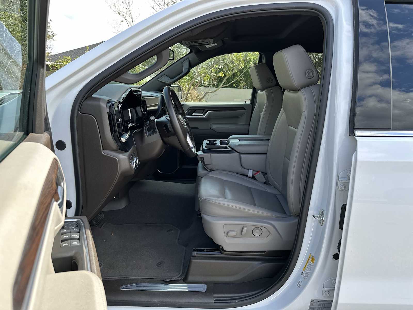 Thumbnail: 2025 GMC Sierra 1500 - 2