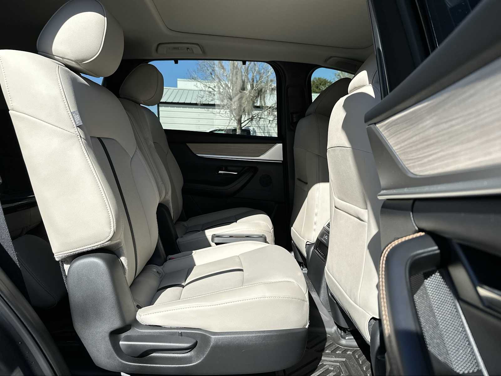 Thumbnail: 2025 Mazda CX-90 - 18