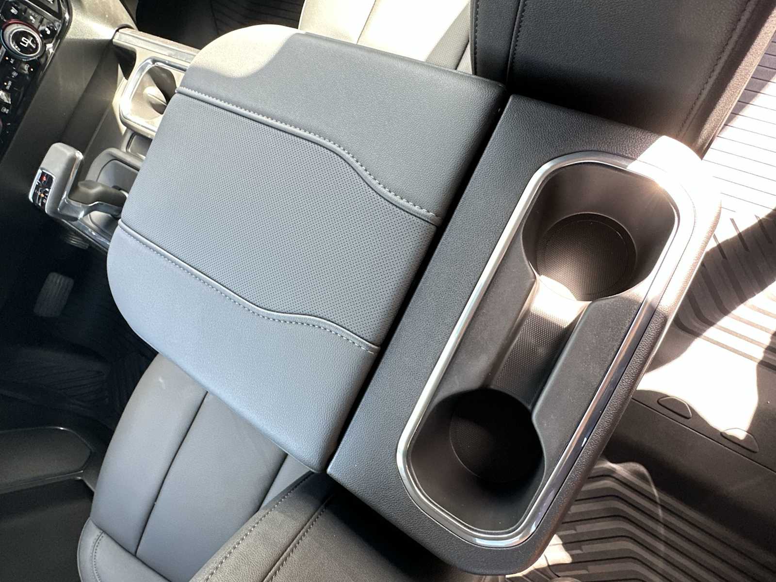 Thumbnail: 2026 Chevrolet Silverado 1500 - 21