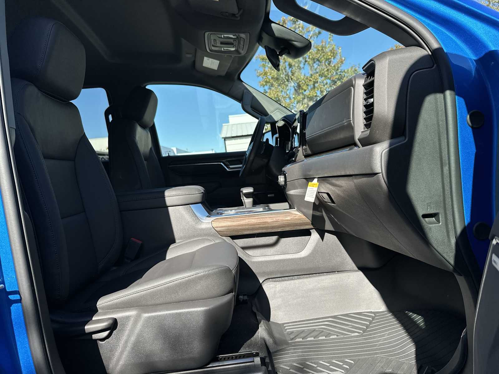 Thumbnail: 2026 Chevrolet Silverado 1500 - 19