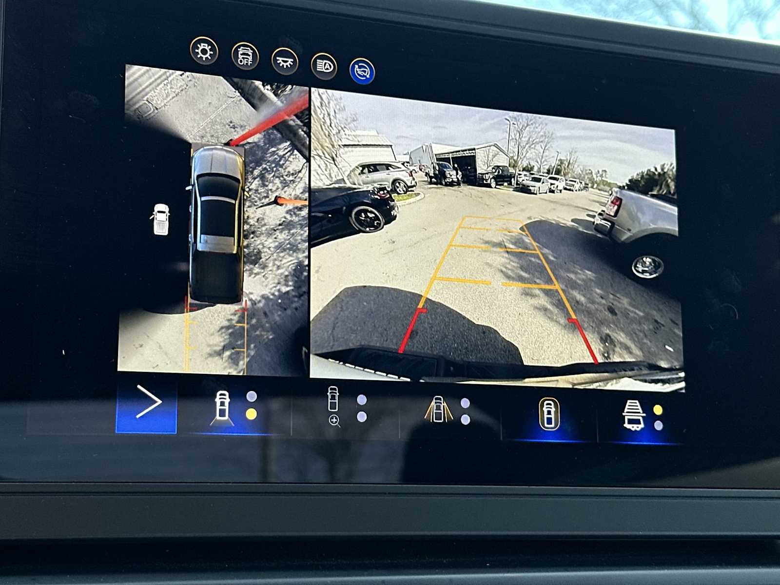 Thumbnail: 2024 Chevrolet Silverado EV - 22