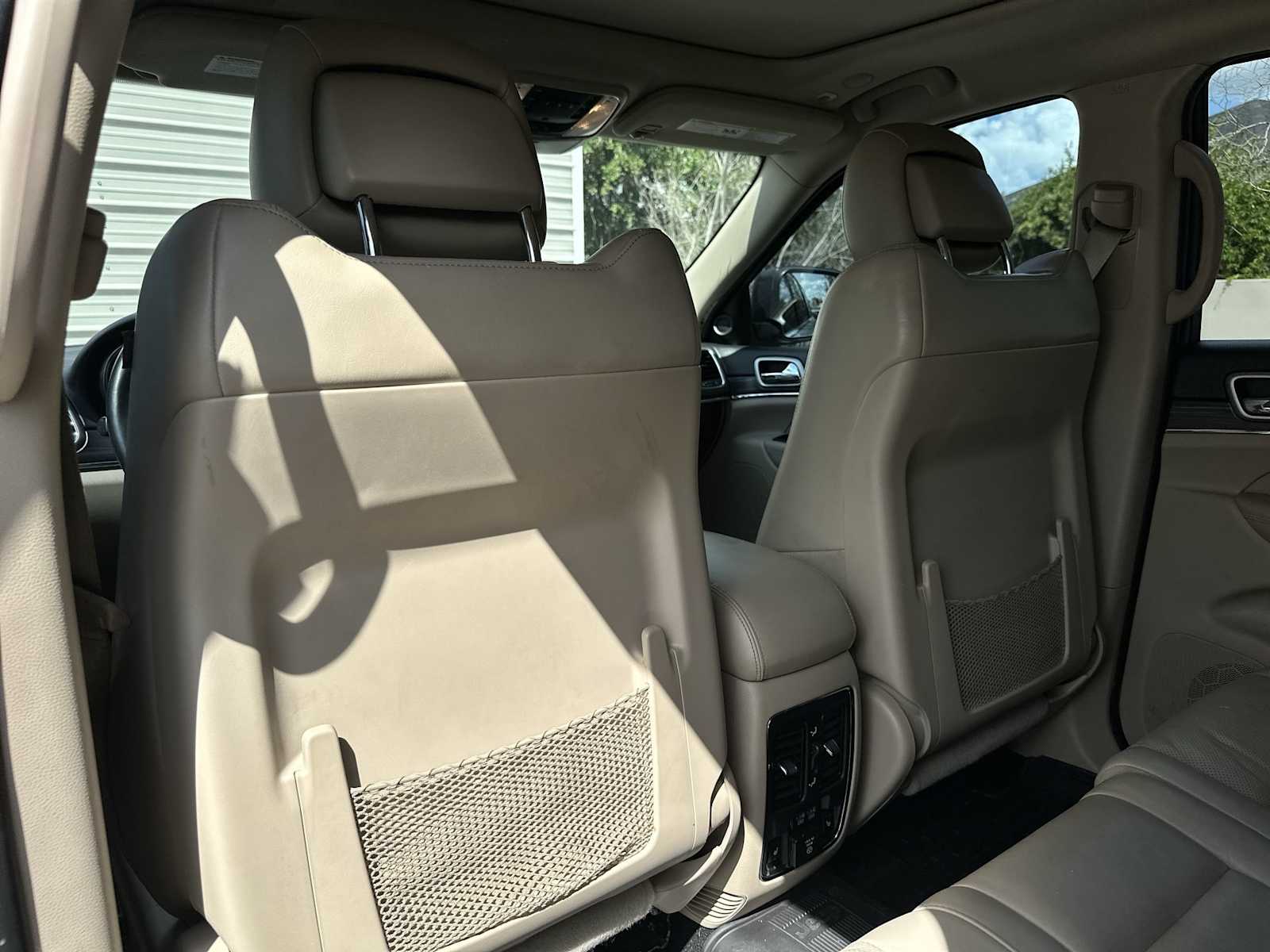 Thumbnail: 2019 Jeep Grand Cherokee - 16