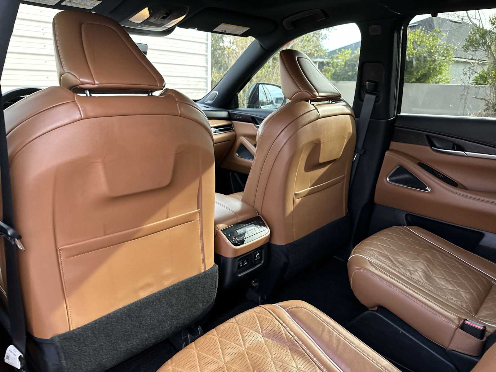 Thumbnail: 2022 INFINITI QX60 - 16