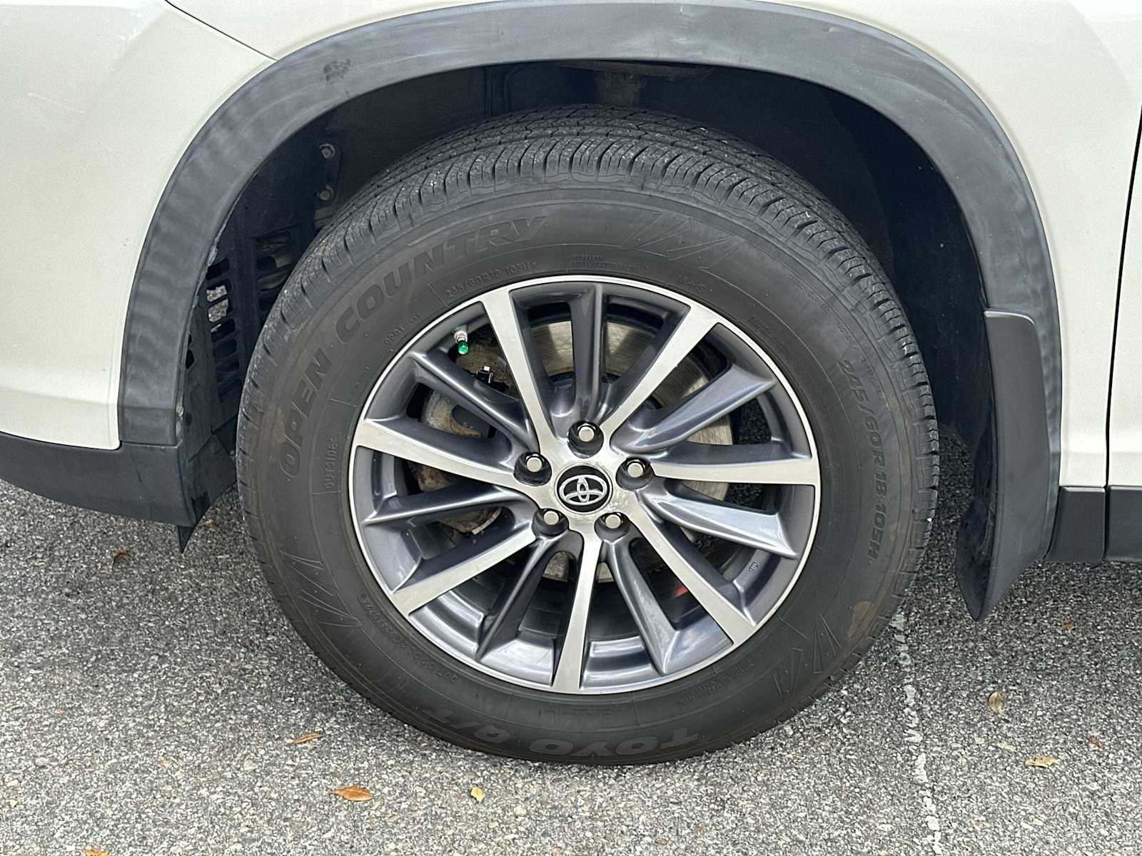 Thumbnail: 2019 Toyota Highlander - 12