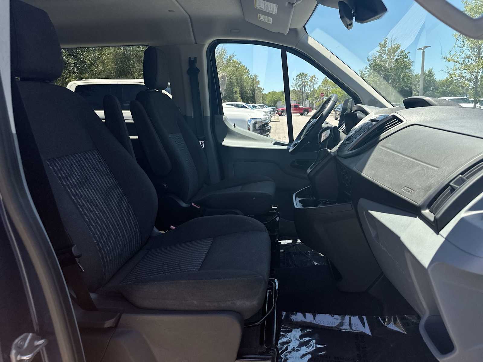 Thumbnail: 2015 Ford Transit Series - 19
