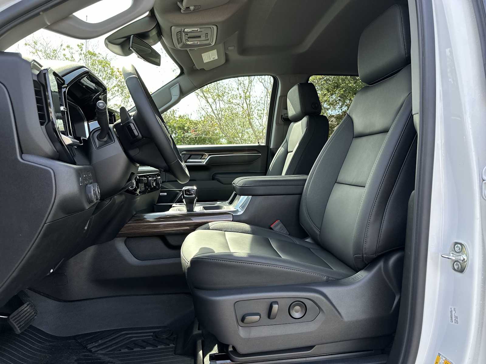 Thumbnail: 2026 Chevrolet Silverado 1500 - 2