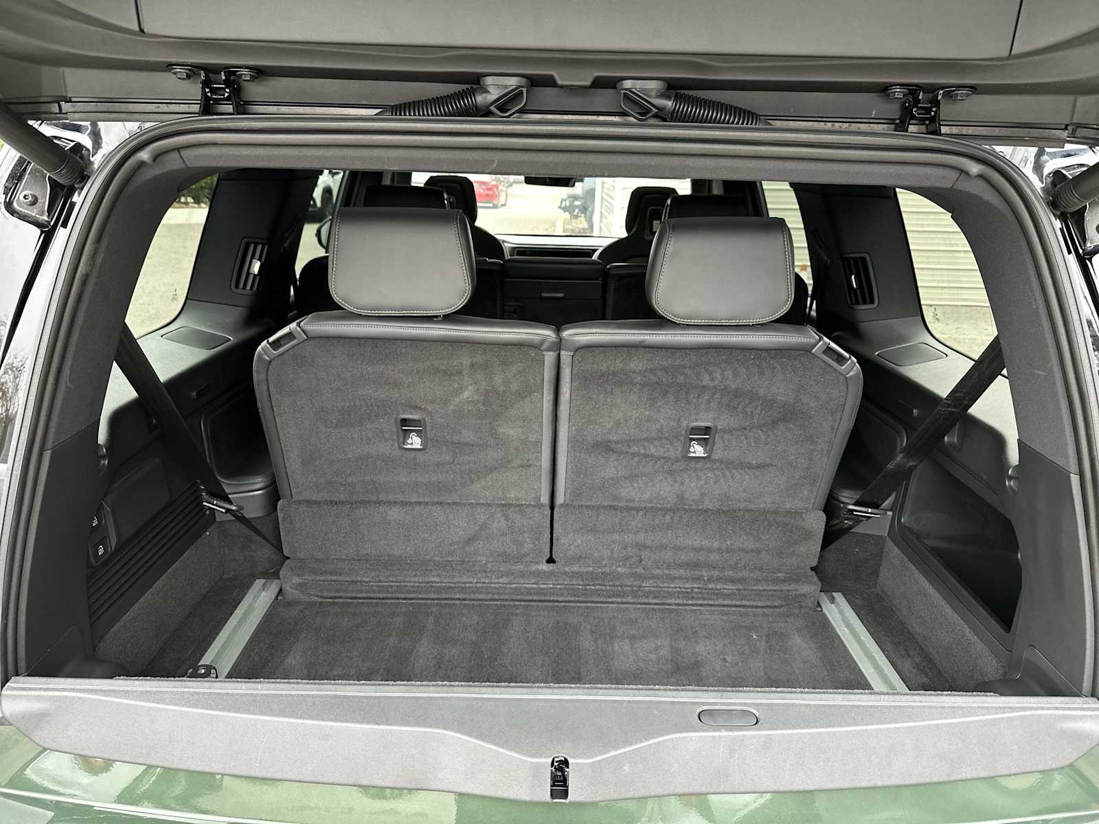 Thumbnail: 2025 Rivian R1S - 25