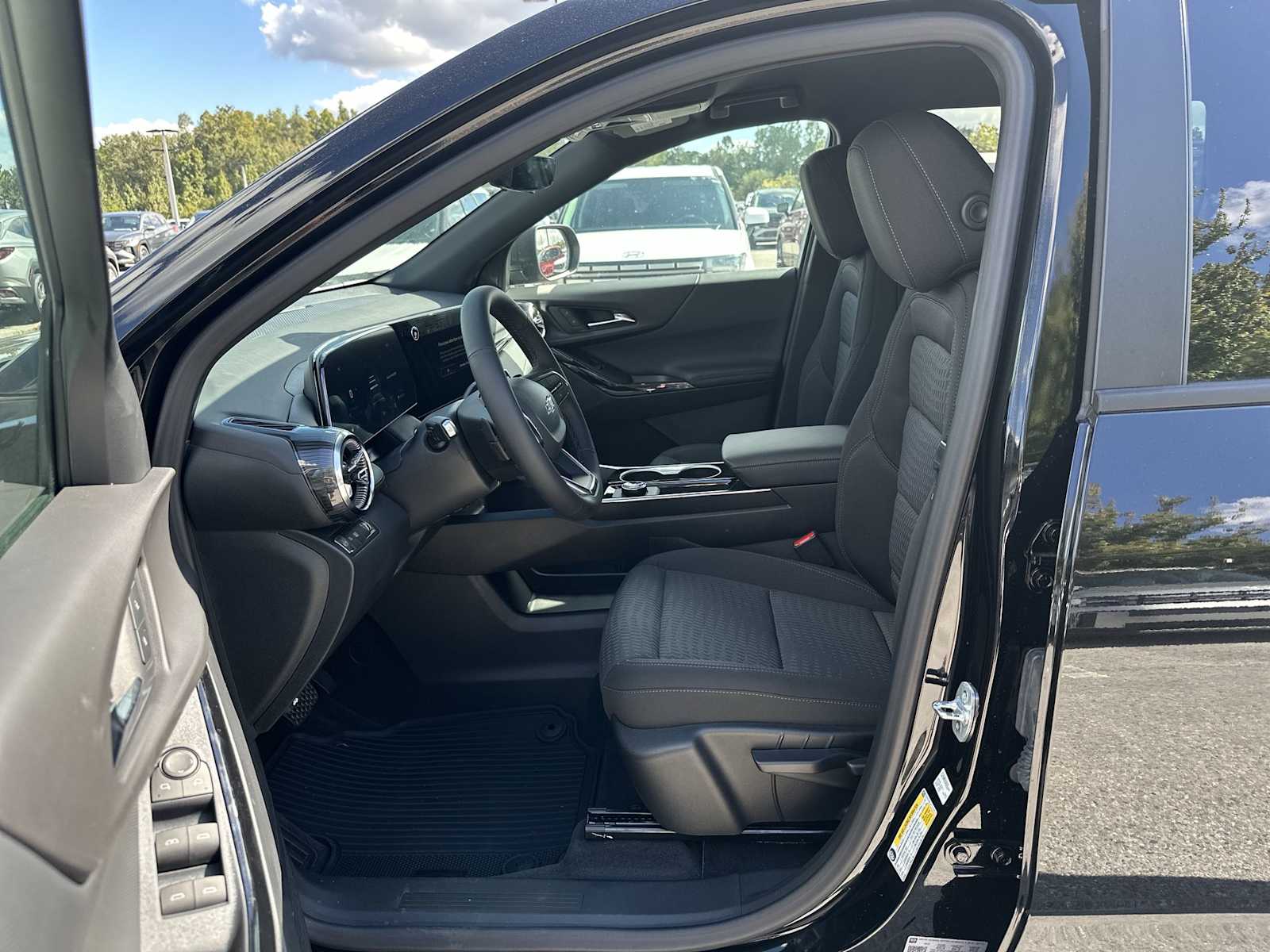 Thumbnail: 2026 Chevrolet Equinox - 2