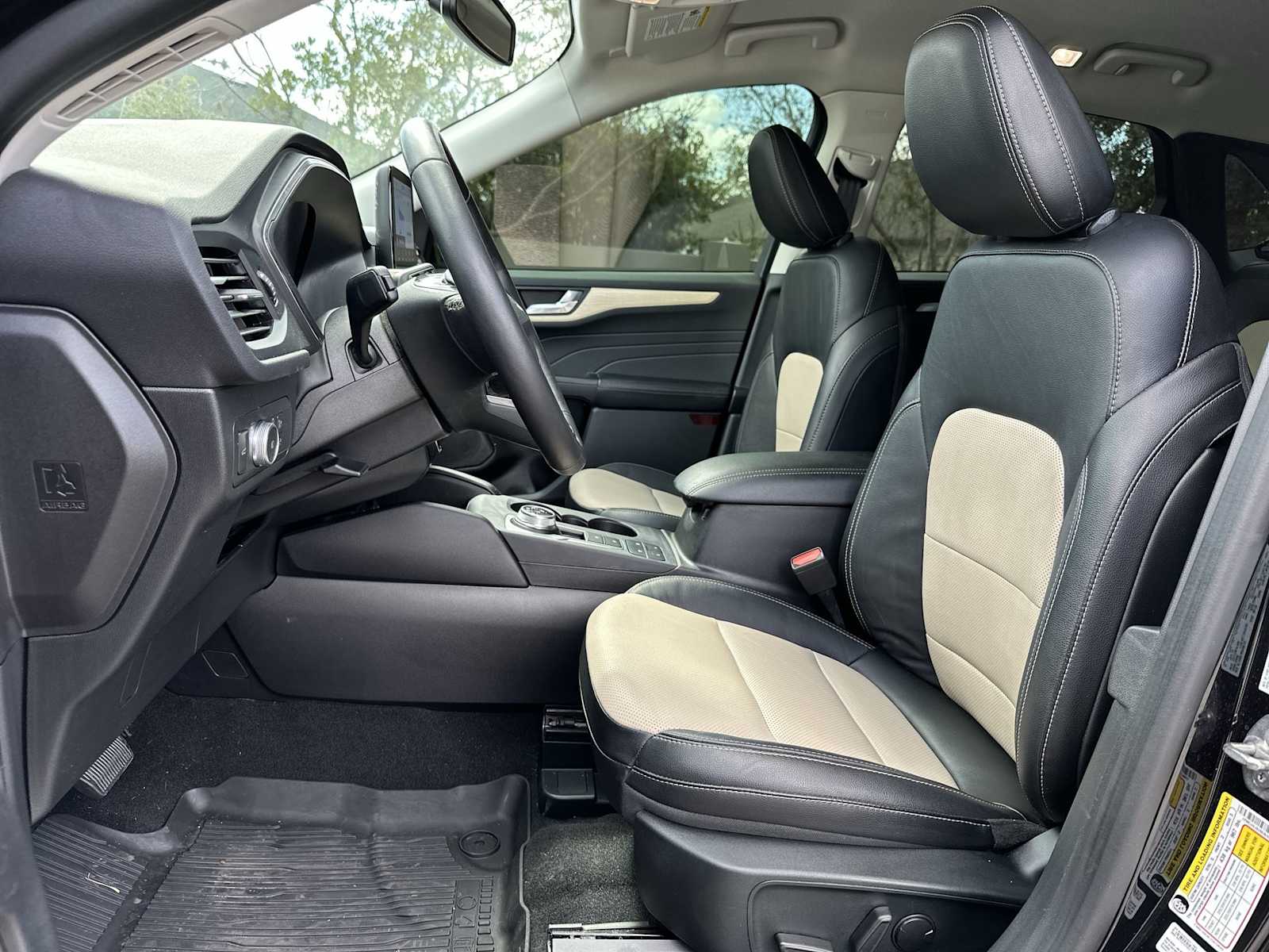 Thumbnail: 2022 Ford Escape - 15