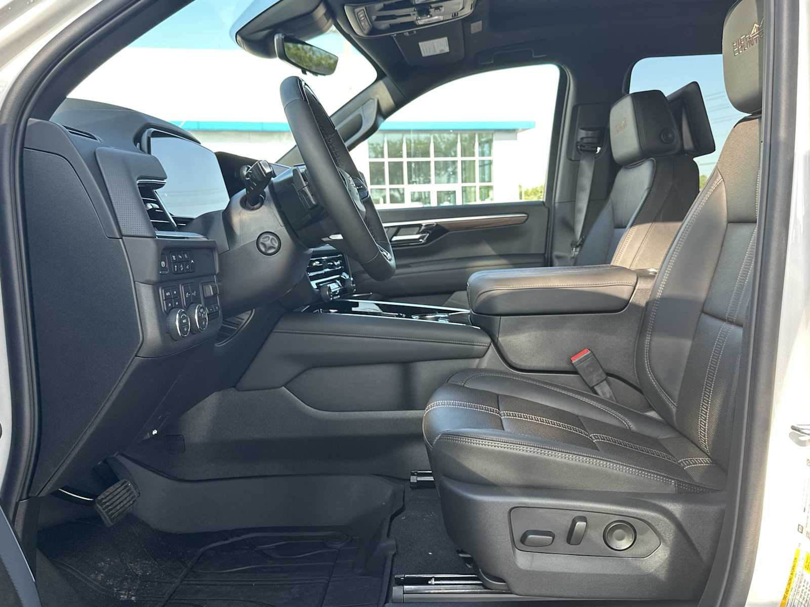 Thumbnail: 2025 Chevrolet Suburban - 2