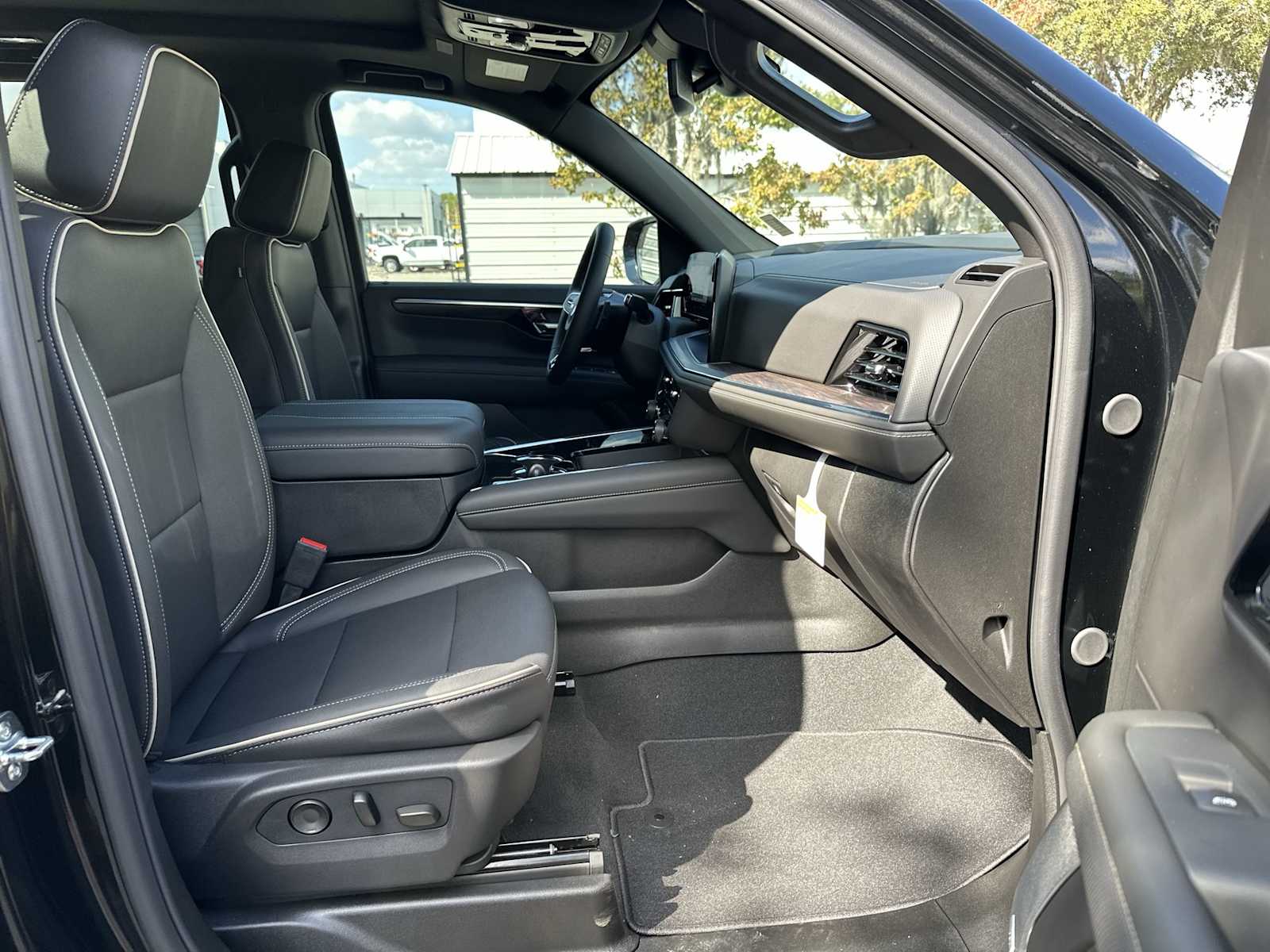 Thumbnail: 2026 Chevrolet Tahoe - 20