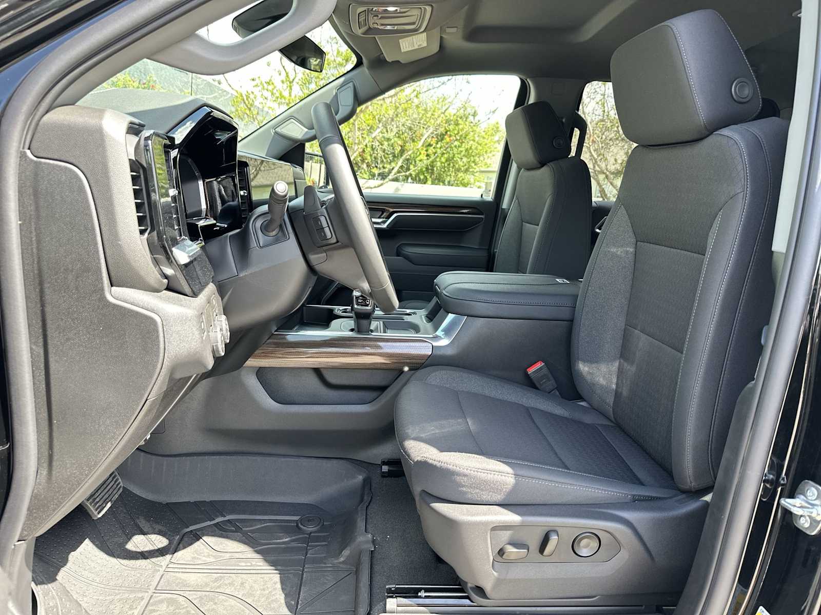 Thumbnail: 2026 Chevrolet Silverado 1500 - 15
