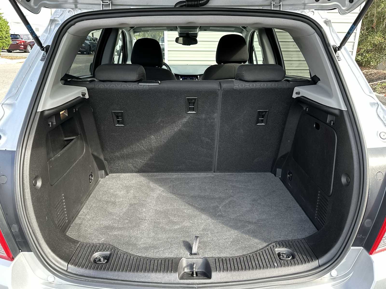 Thumbnail: 2020 Chevrolet Trax - 25