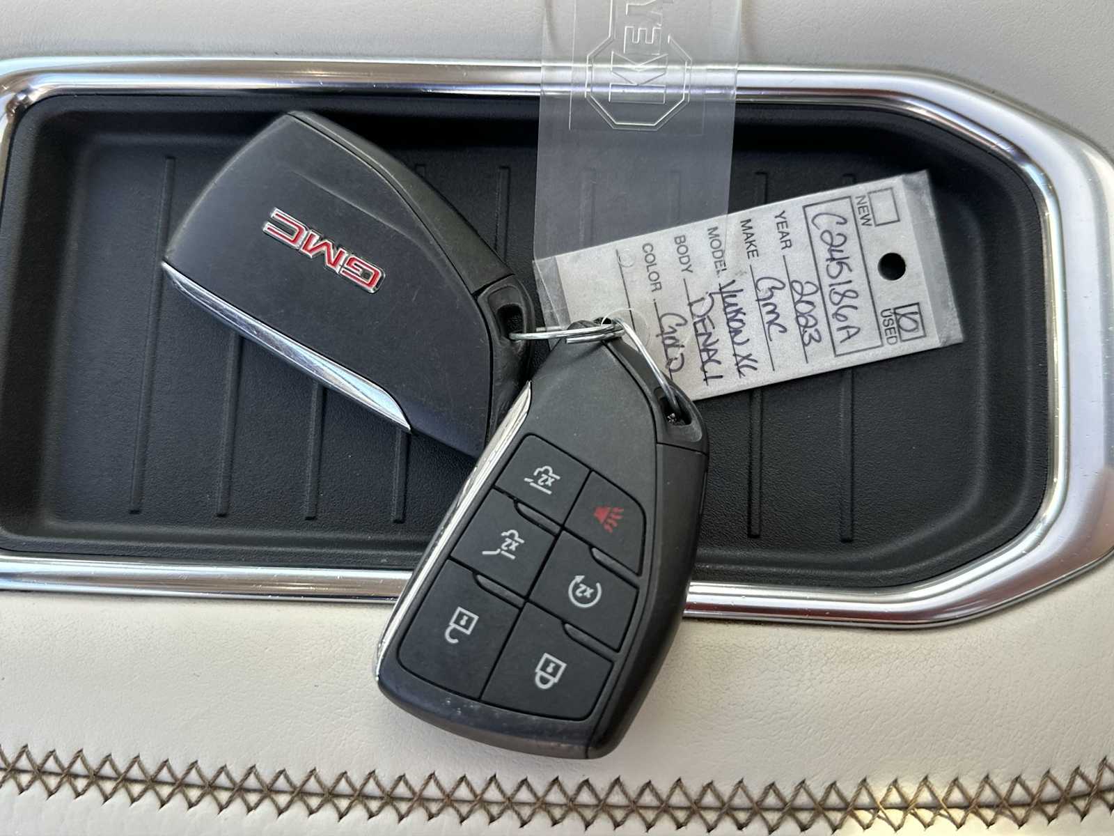 Thumbnail: 2023 GMC Yukon XL - 27