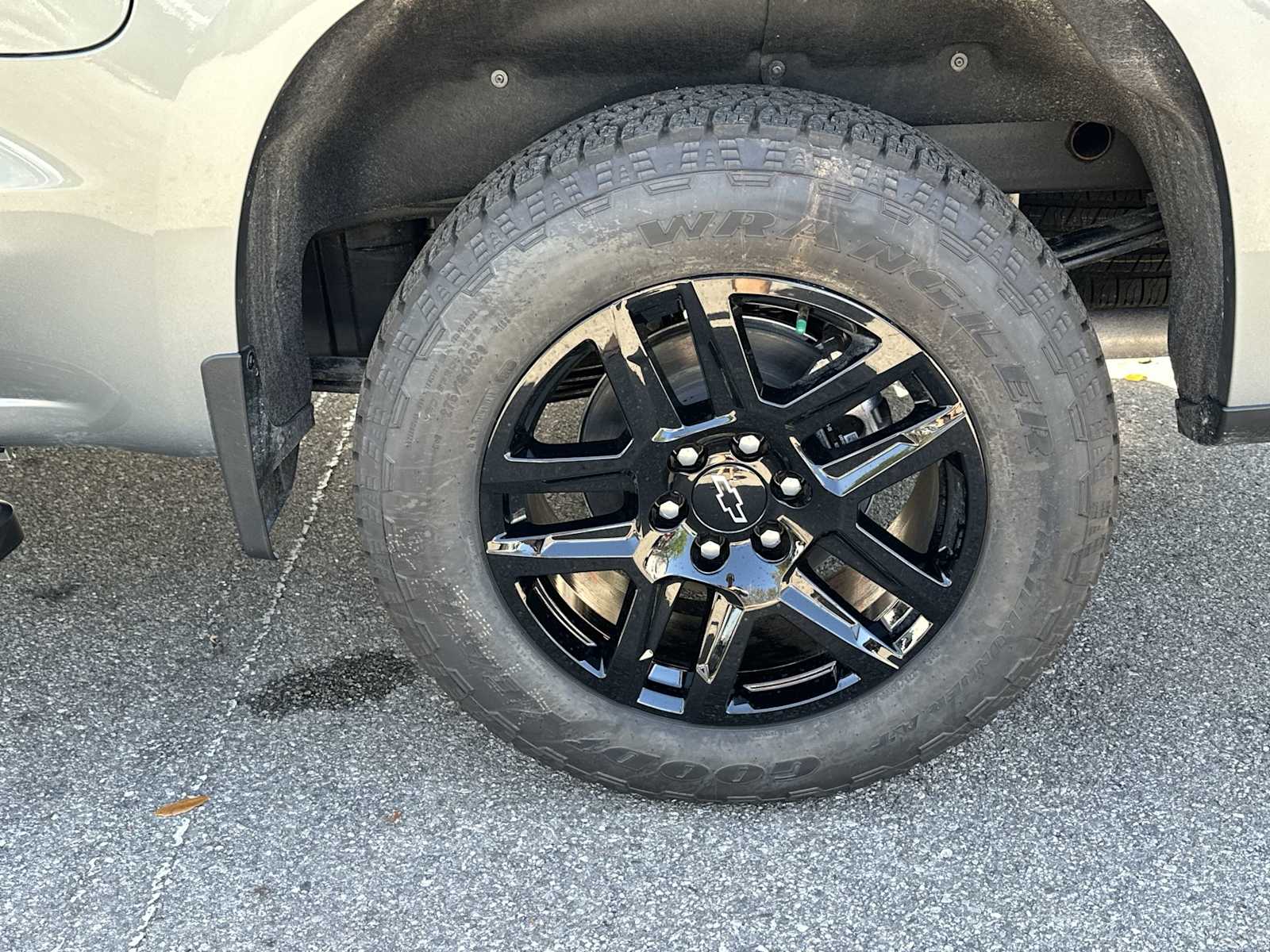 Thumbnail: 2026 Chevrolet Silverado 1500 - 12