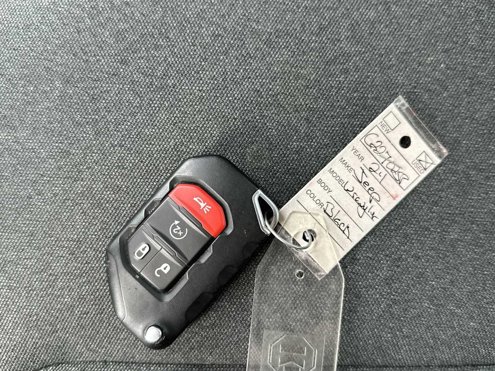 2024 Jeep Wrangler Sahara 26