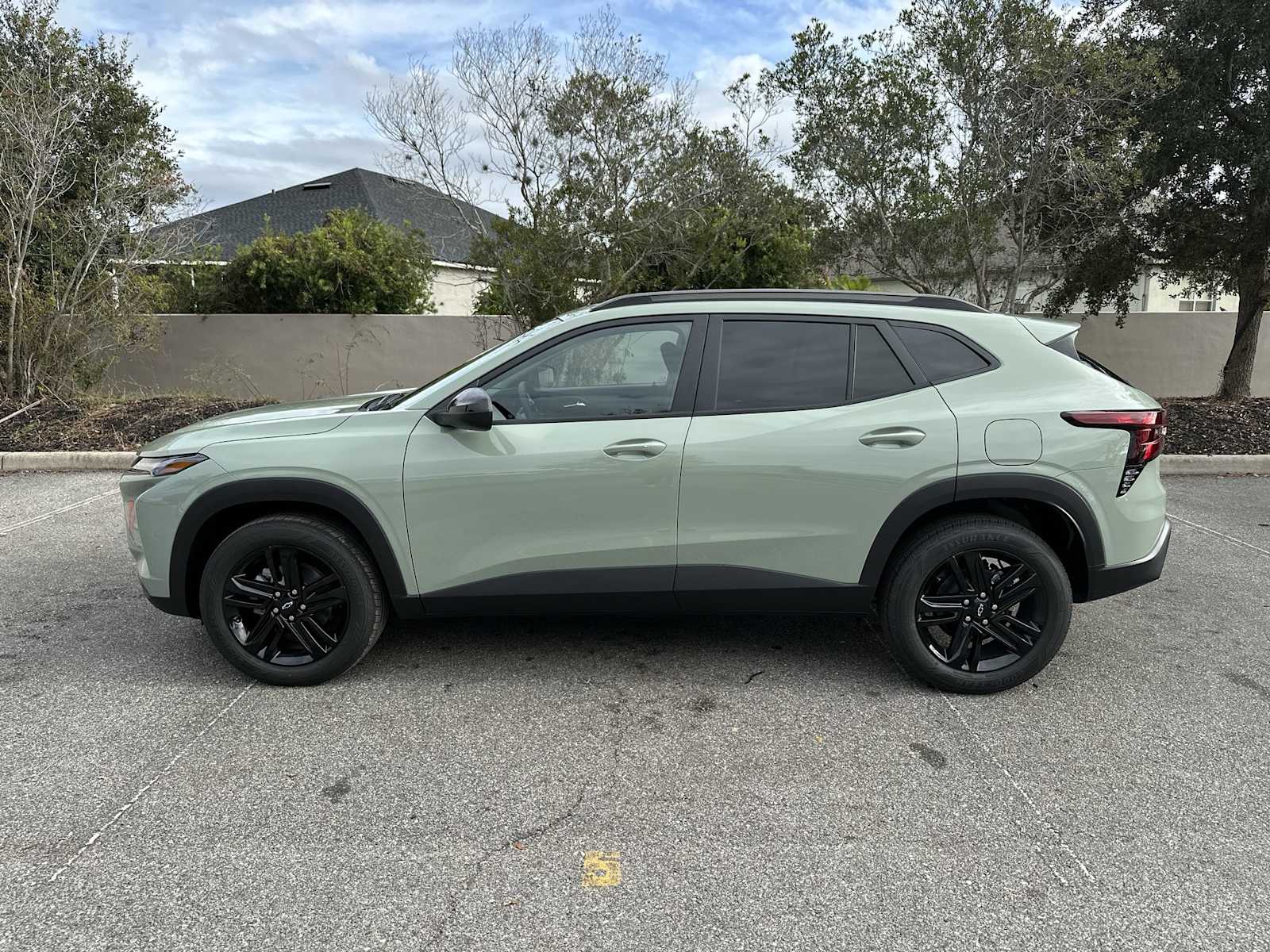 Thumbnail: 2026 Chevrolet Trax - 3