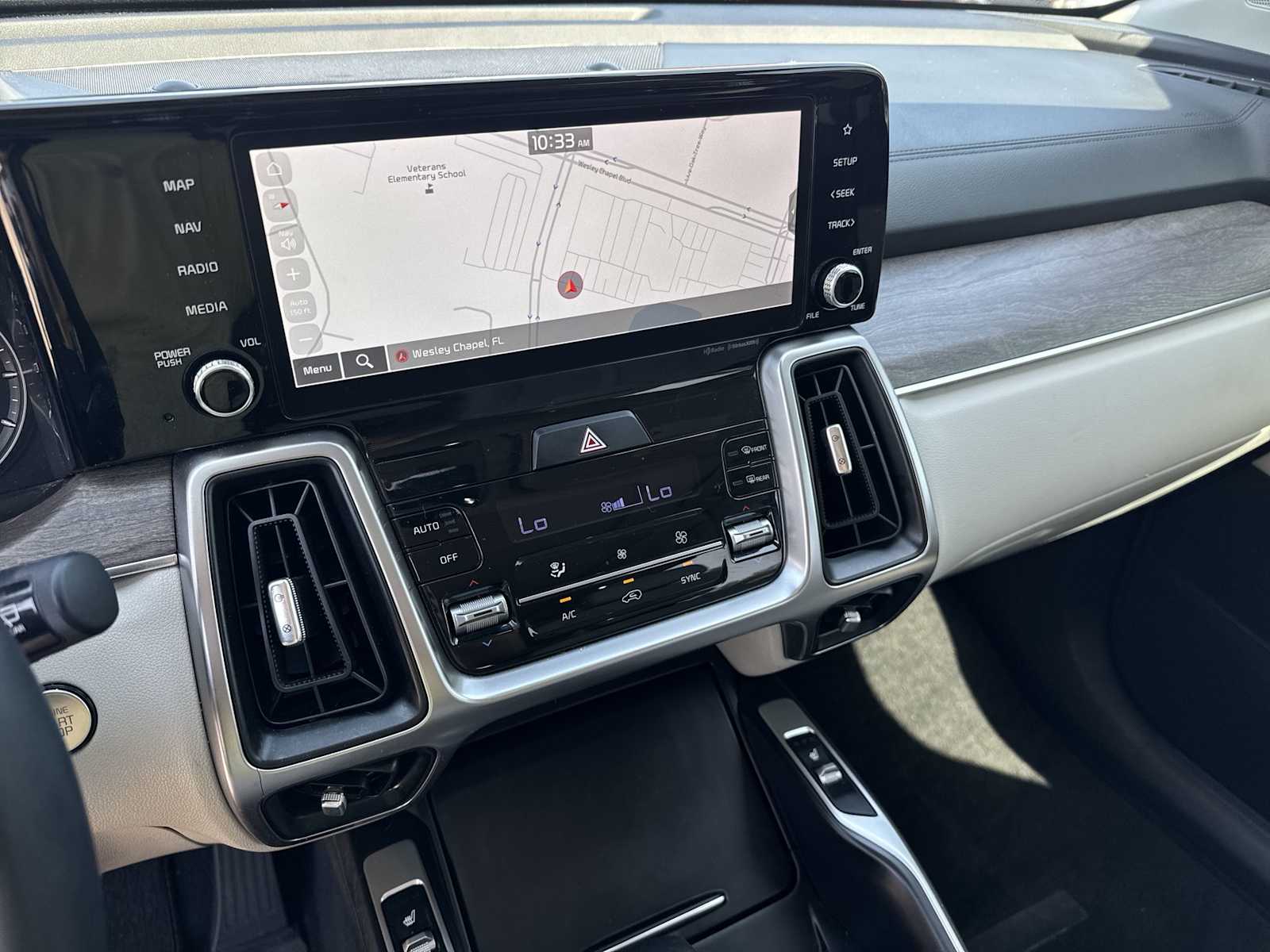 2023 Kia Sorento EX 32