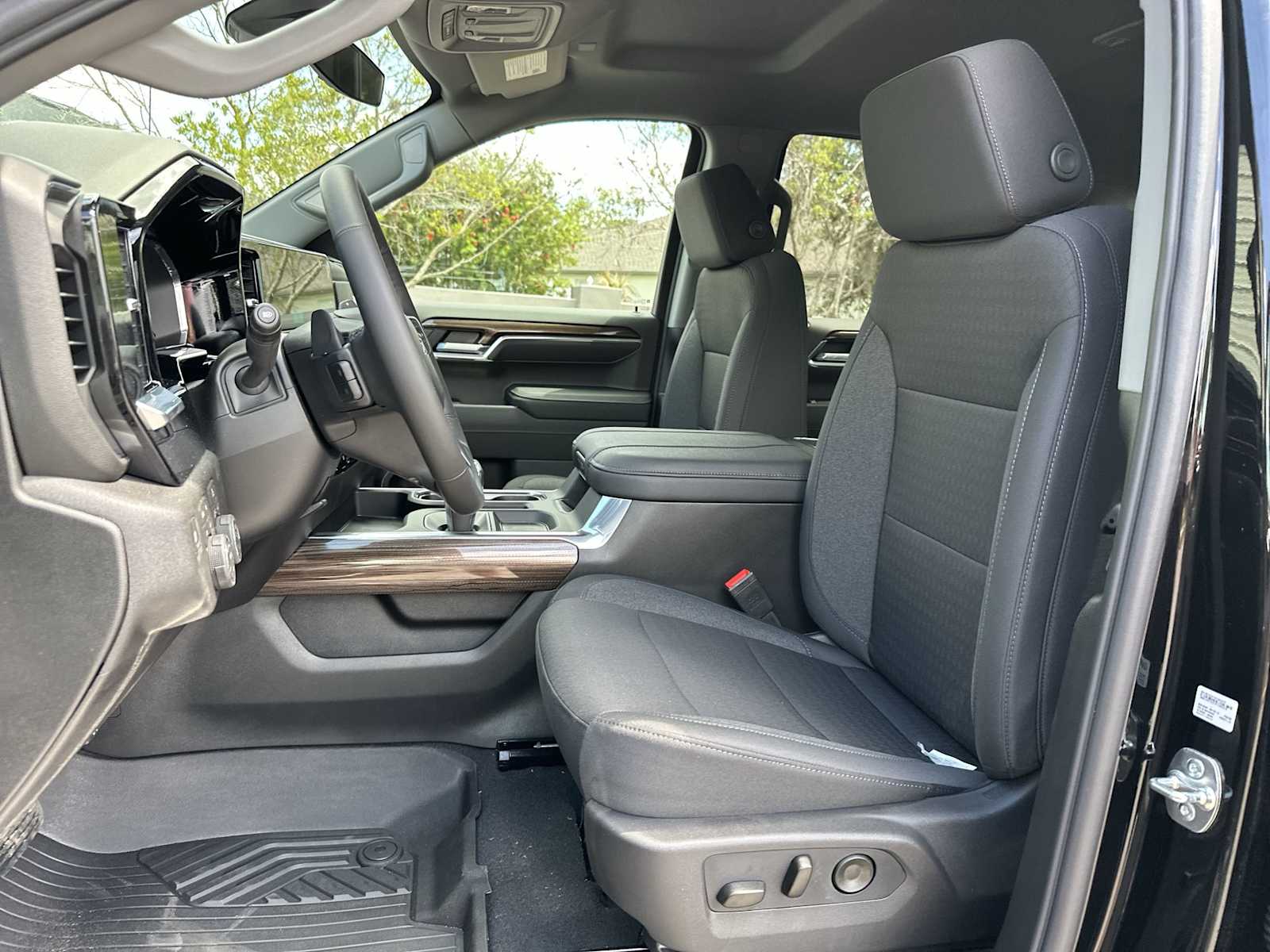 Thumbnail: 2026 Chevrolet Silverado 1500 - 15