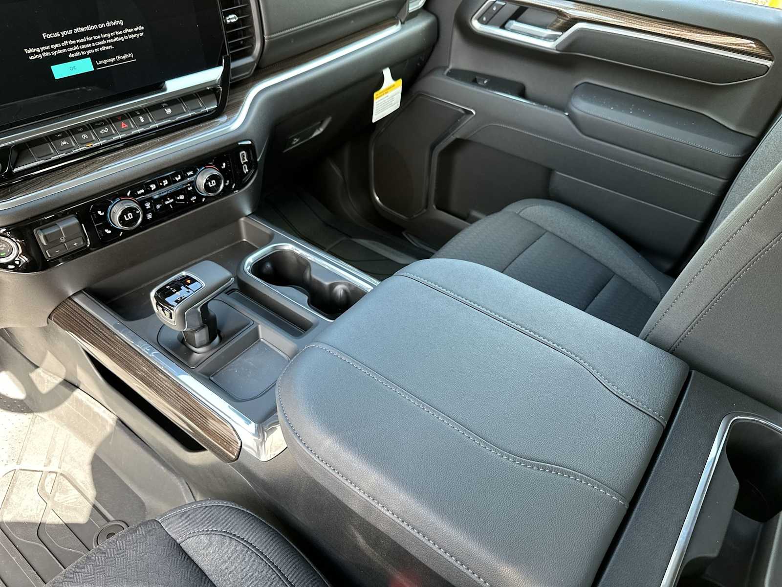 Thumbnail: 2026 Chevrolet Silverado 1500 - 21