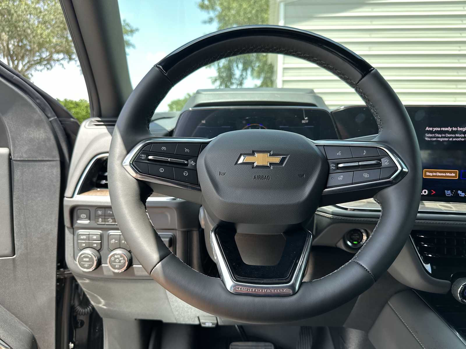 Thumbnail: 2026 Chevrolet Suburban - 20
