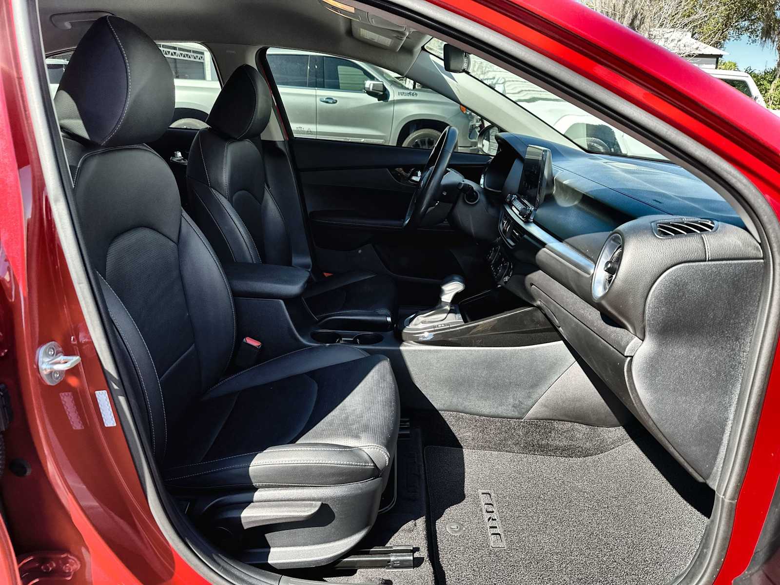 Thumbnail: 2020 Kia Forte - 19