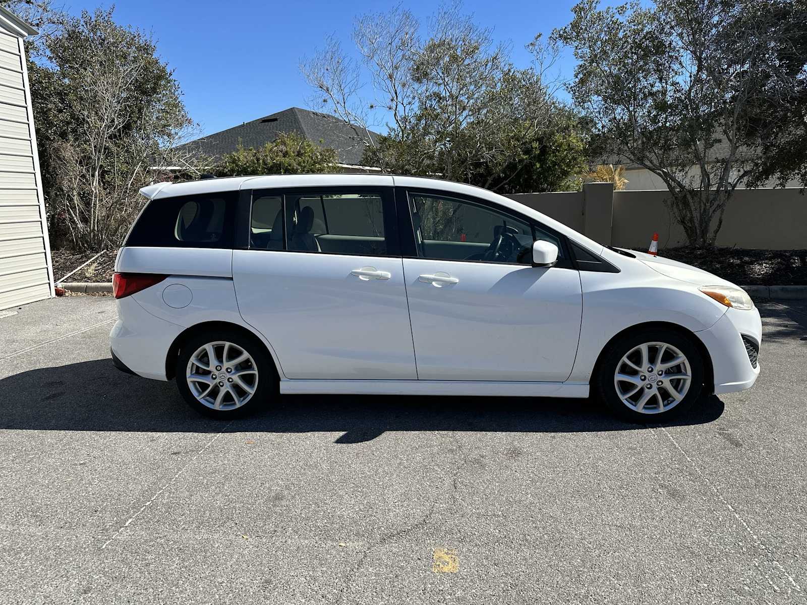 Thumbnail: 2012 Mazda Mazda5 - 7