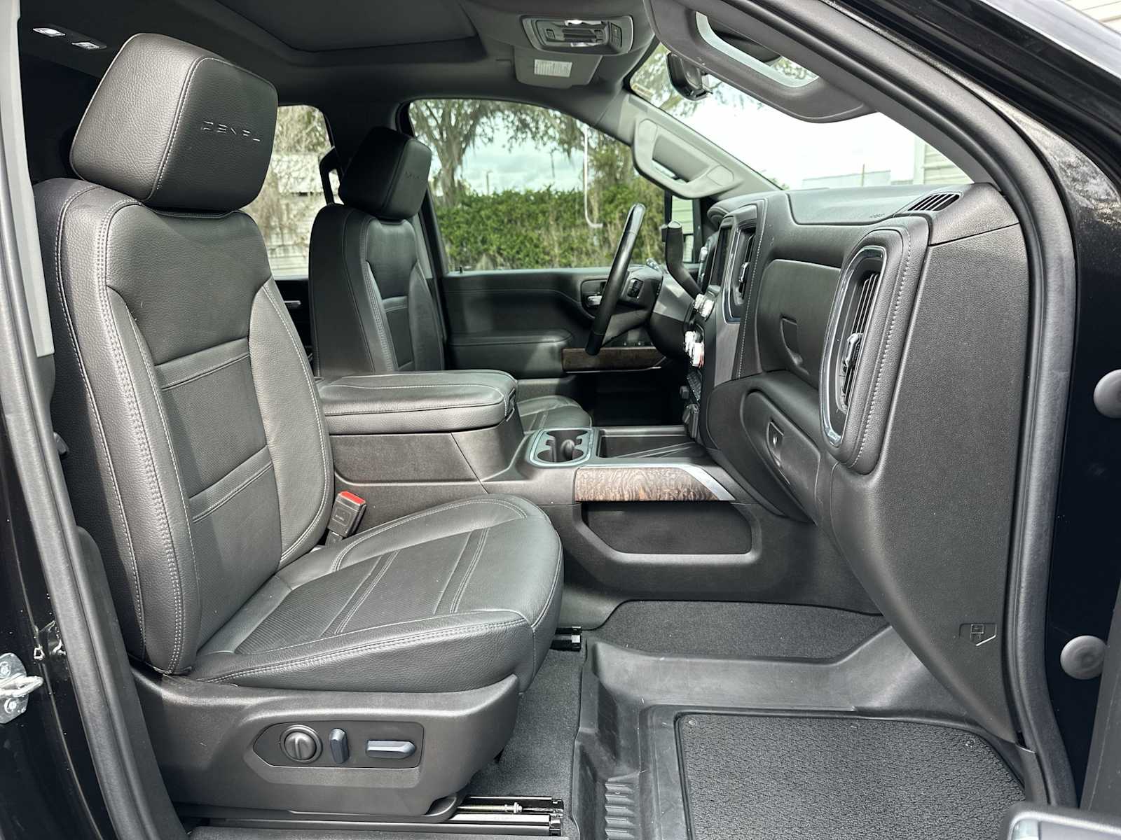 Thumbnail: 2023 GMC Sierra 2500 - 19