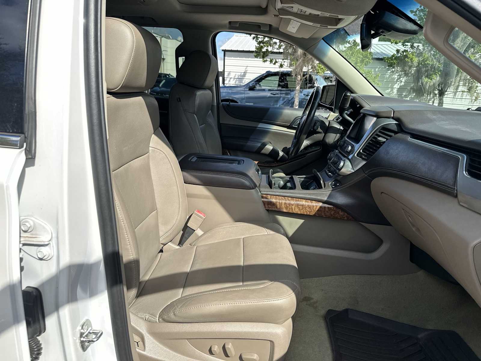 Thumbnail: 2016 Chevrolet Tahoe - 20
