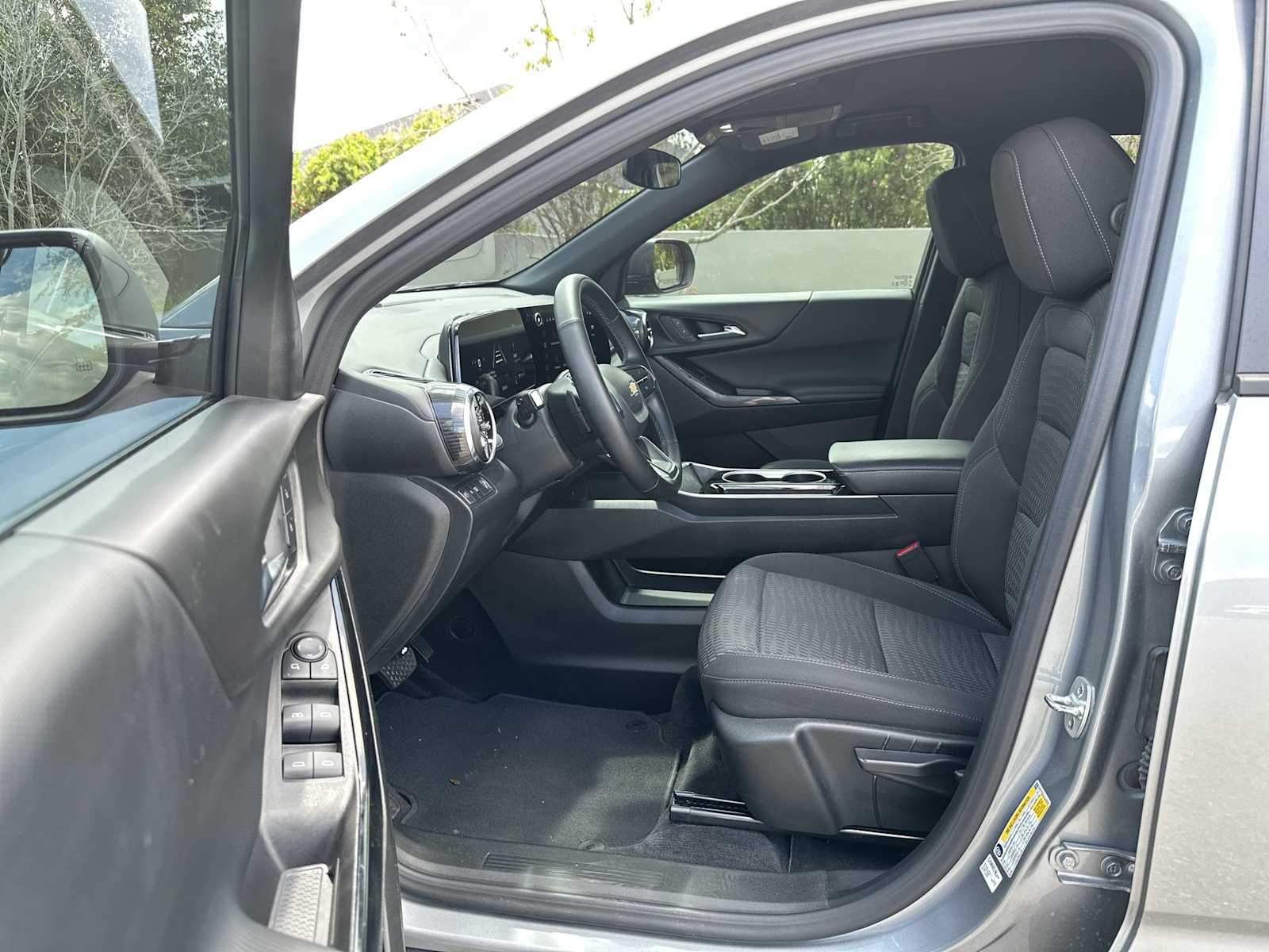 Thumbnail: 2025 Chevrolet Equinox - 16