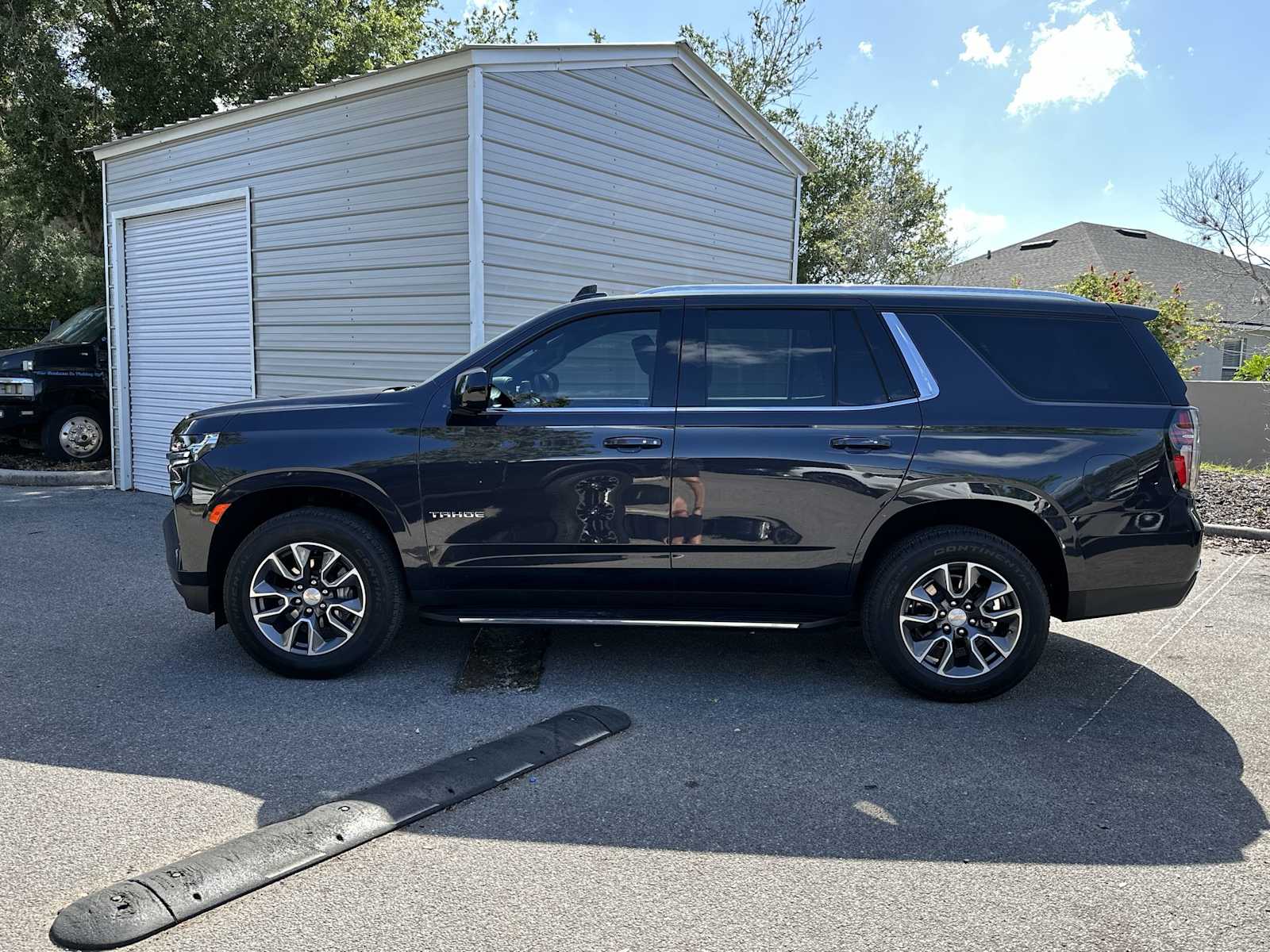 Thumbnail: 2024 Chevrolet Tahoe - 3
