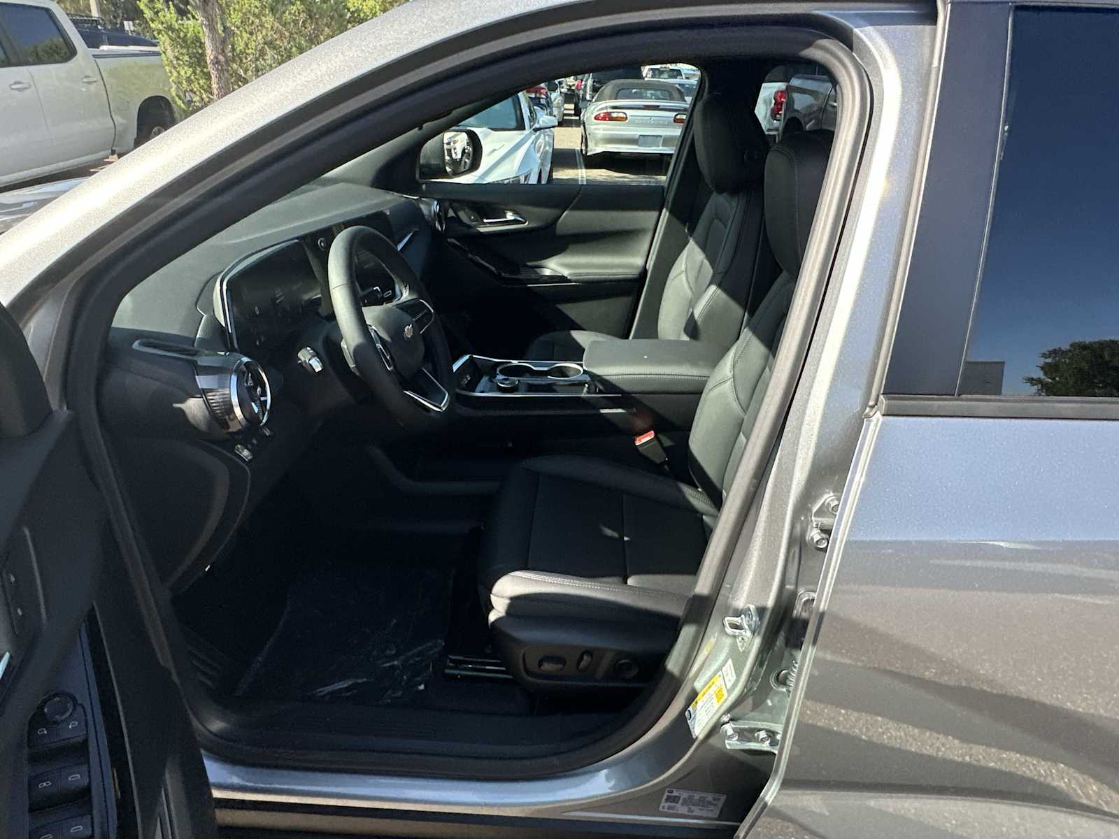 Thumbnail: 2026 Chevrolet Equinox - 2