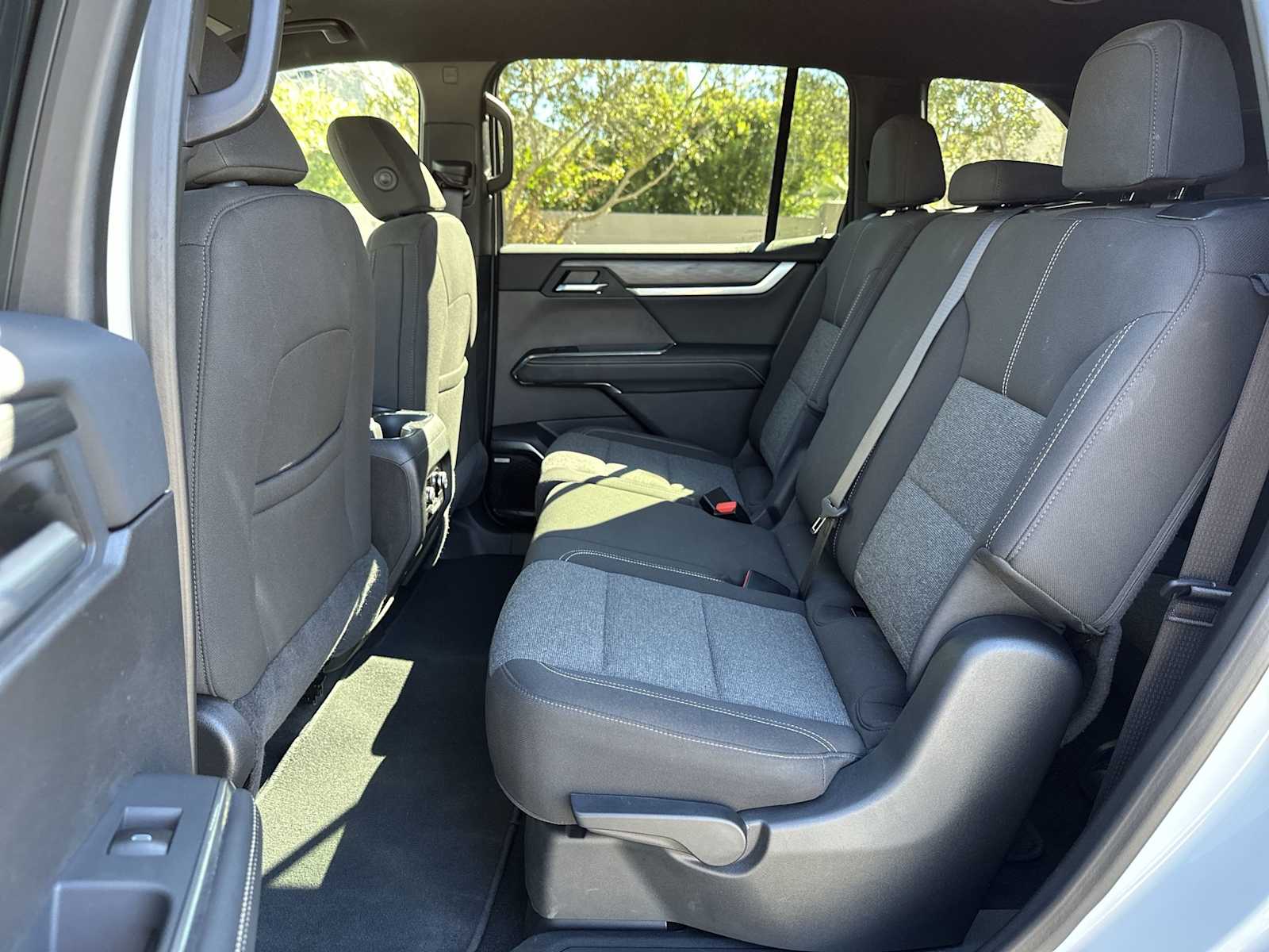 Thumbnail: 2025 GMC Acadia - 17