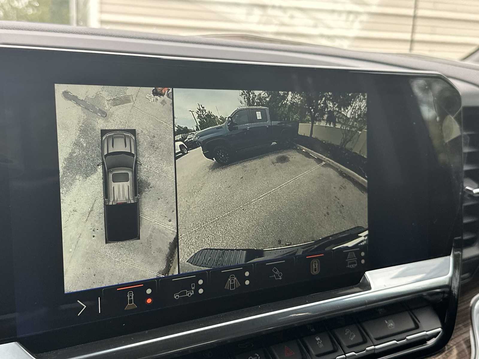 Thumbnail: 2026 Chevrolet Silverado 1500 - 22