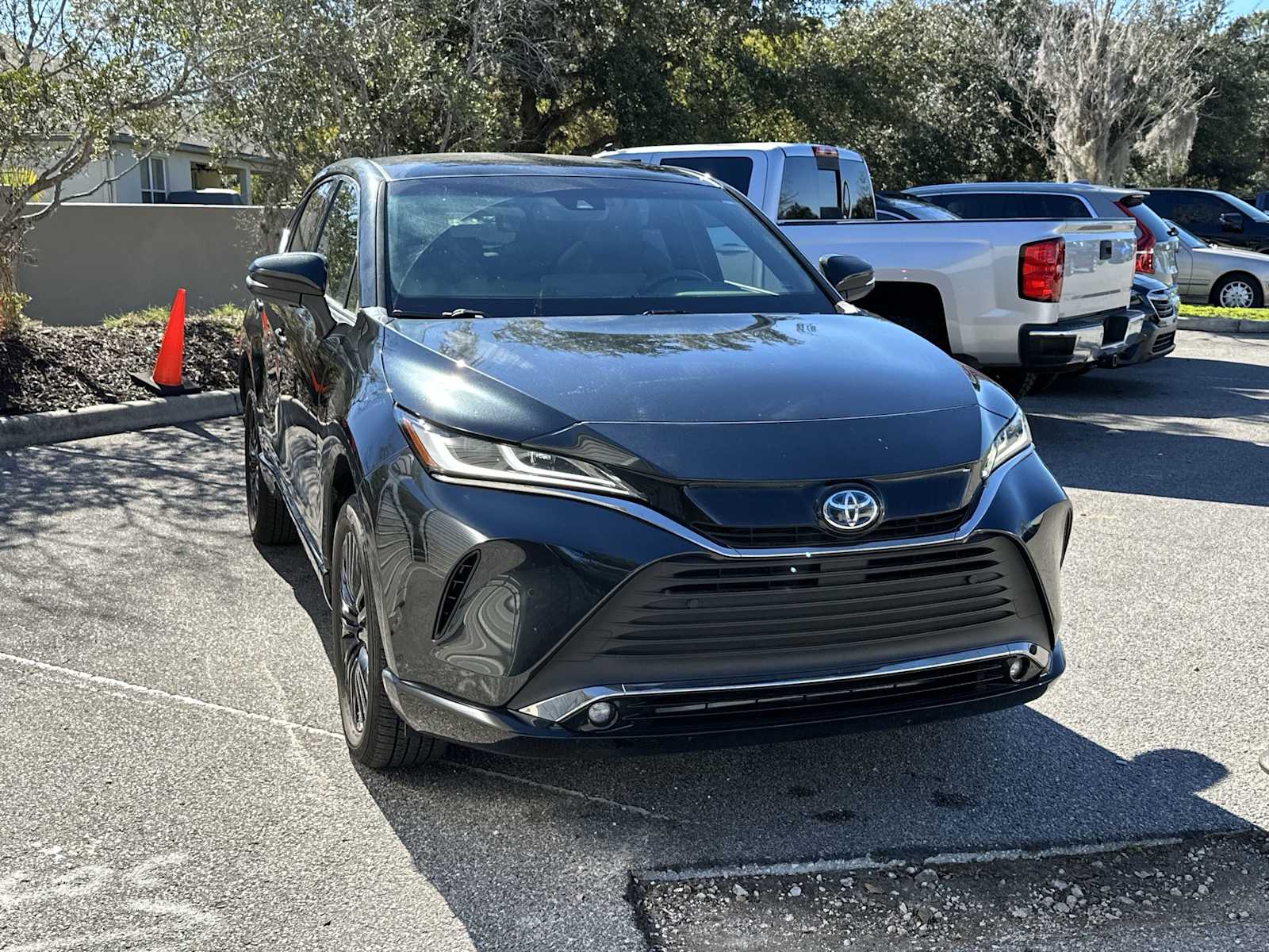 Thumbnail: 2023 Toyota Venza - 8